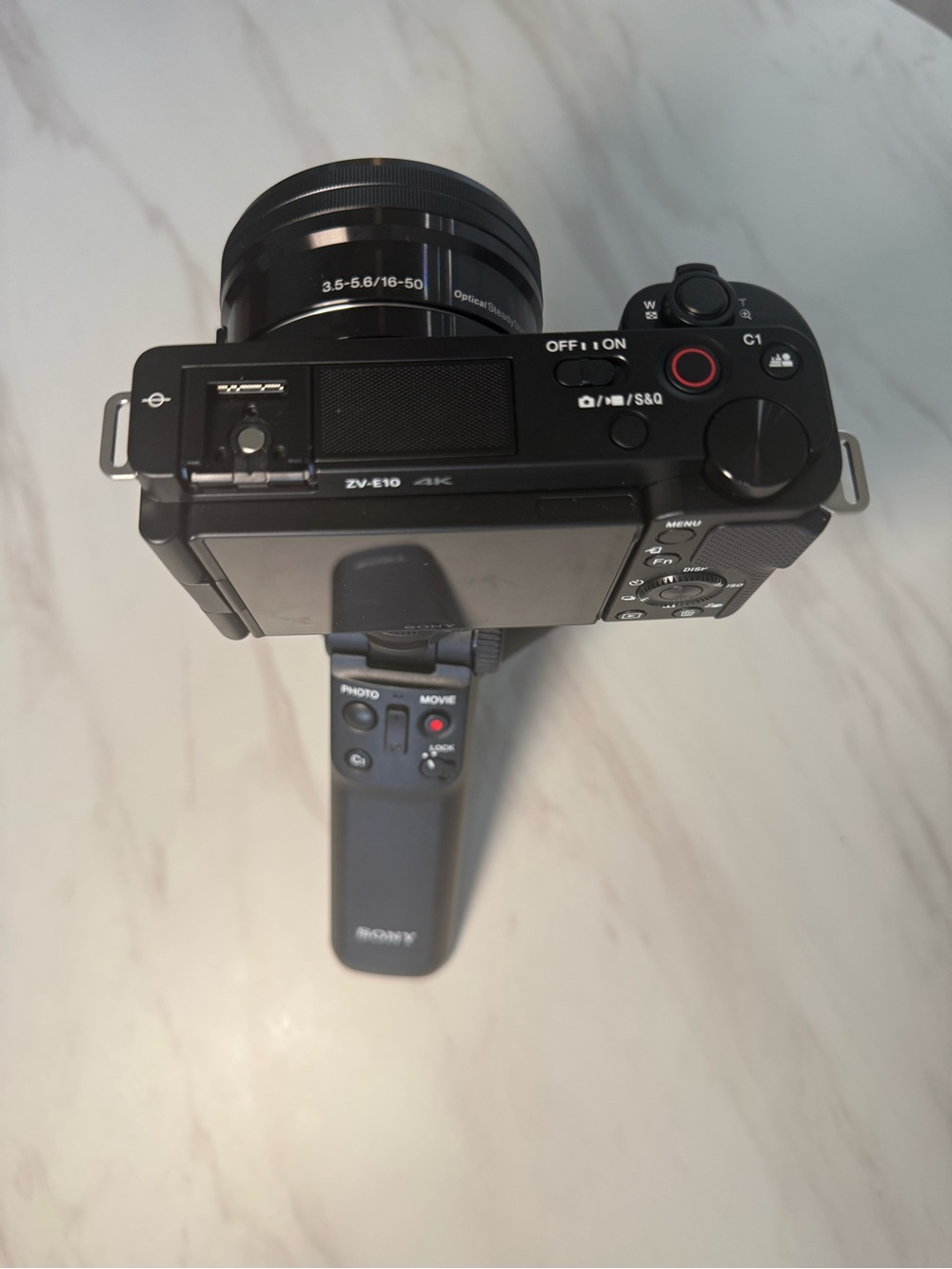 BRAND NEW Sony ZV-E10 Mirrorless Vlog Camera in Black BRAND NEW FROM BOX